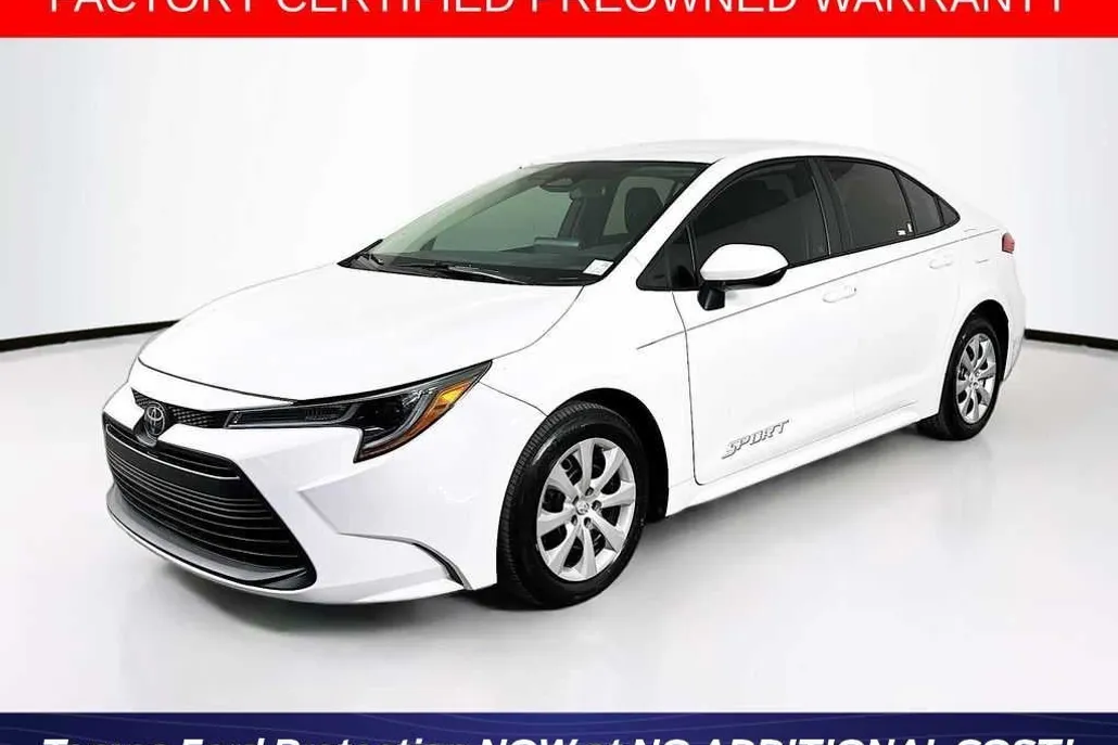 2024 Toyota Corolla LE photo 1