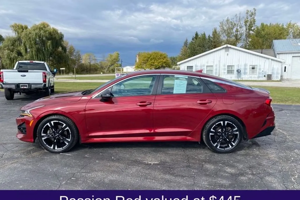 2022 Kia K5 GT-Line photo 1