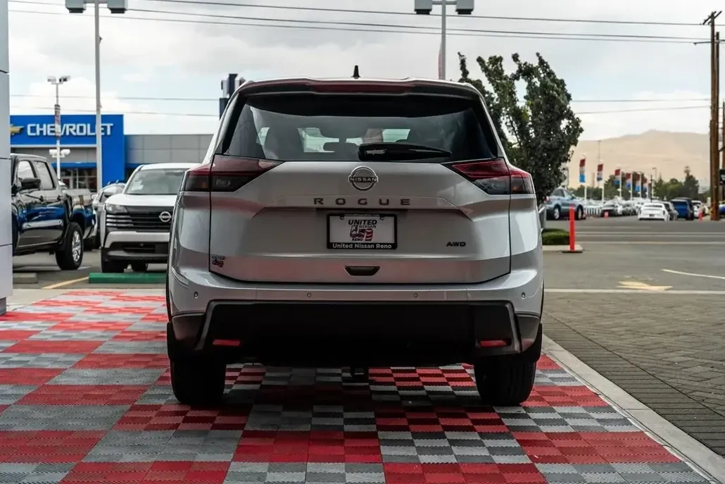 2025 Nissan Rogue S photo 1