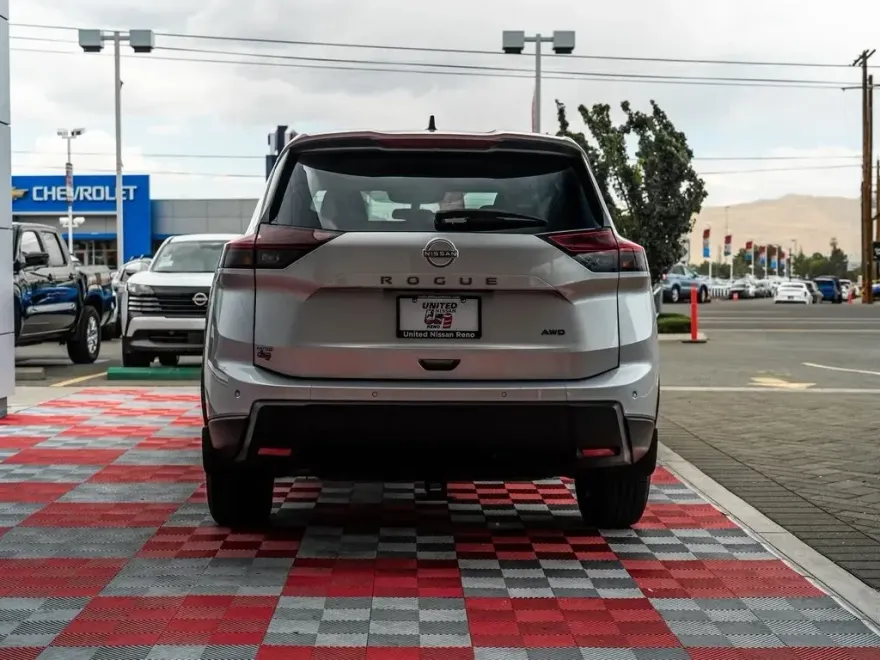2025 Nissan Rogue S photo 1