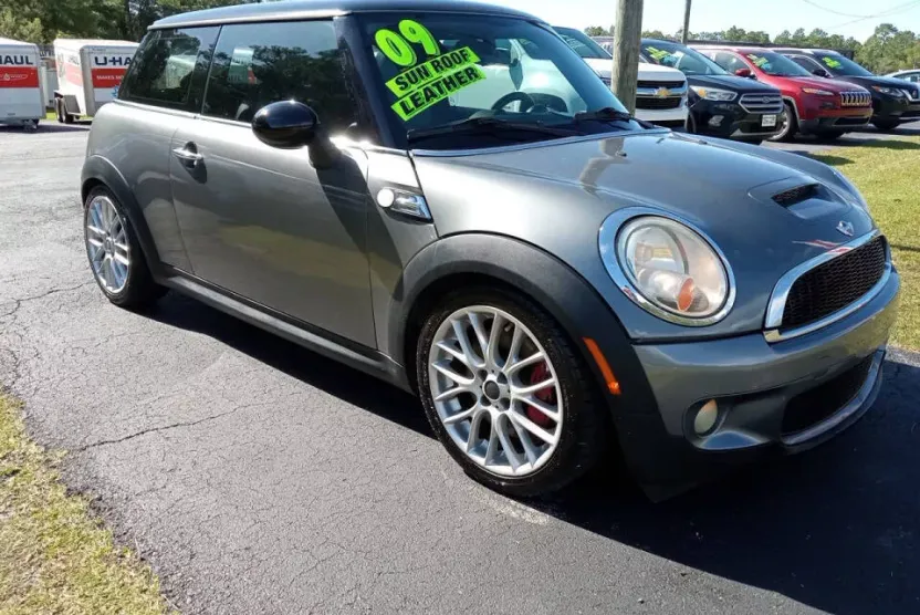 2009 Mini Cooper Hardtop John Cooper Works photo 1