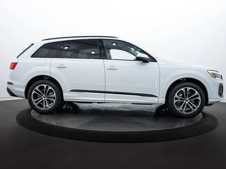 2025 Audi Q7 Premium Plus photo 1