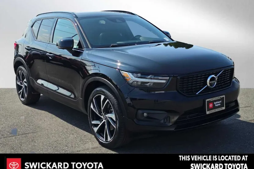 2019 Volvo XC40 T5 R-Design photo 1