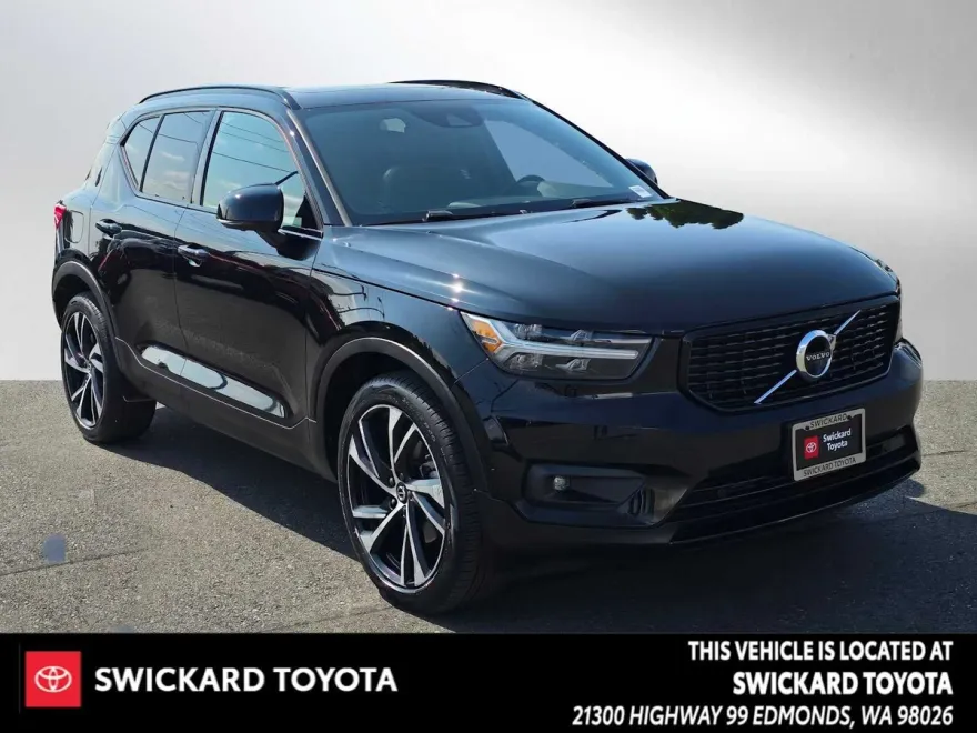 2019 Volvo XC40 T5 R-Design photo 1