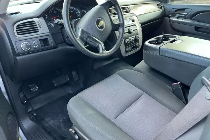2012 Chevrolet Suburban 1500 LS photo 1
