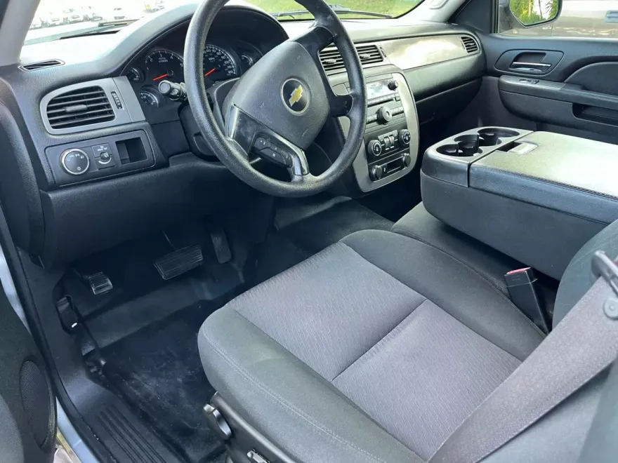 2012 Chevrolet Suburban 1500 LS photo 1