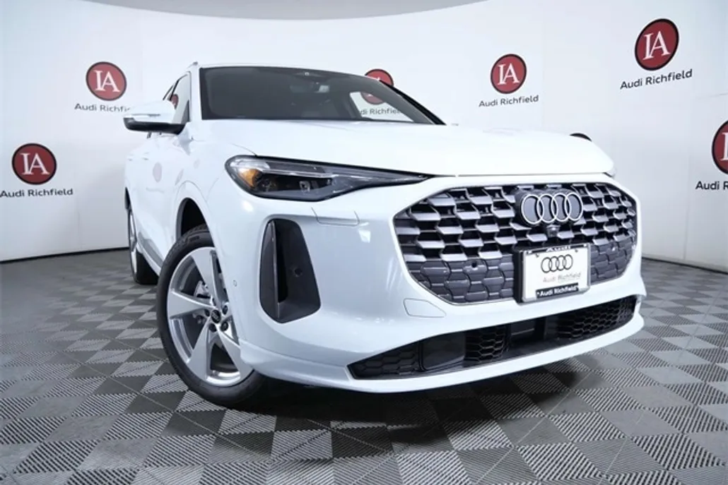 2025 Audi Q5 2.0T Premium Plus photo 1