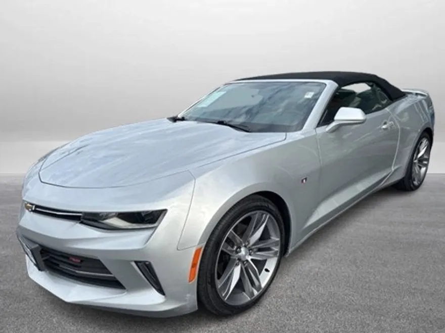 2017 Chevrolet Camaro 1LT photo 1