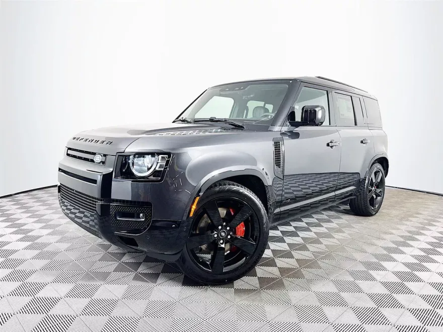 2025 Land Rover Defender 110 photo 1