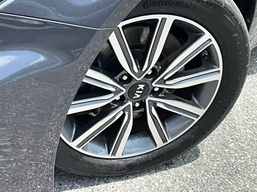 2019 Kia Optima EX Turbo photo 1