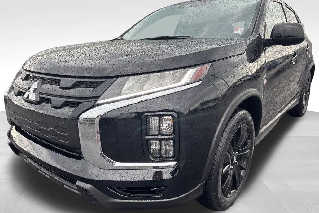 2025 Mitsubishi Outlander Sport ES photo 1