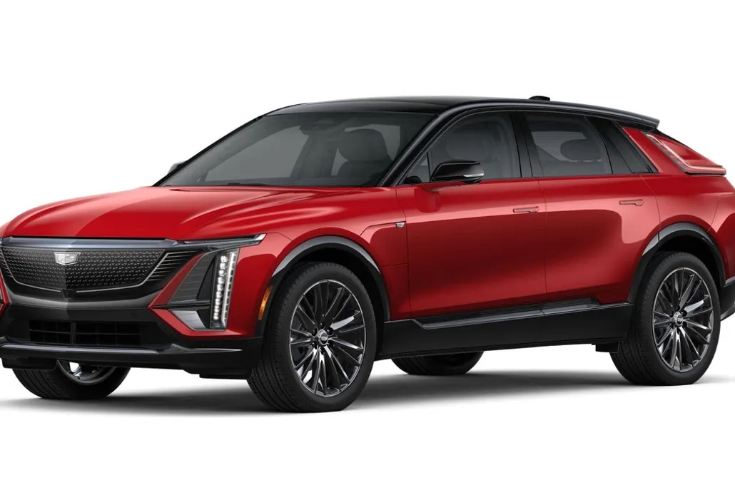 2025 Cadillac Lyriq Sport photo 1