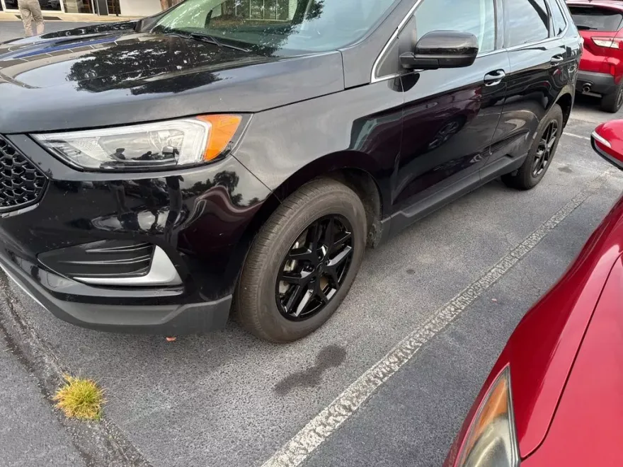 2023 Ford Edge SEL photo 1