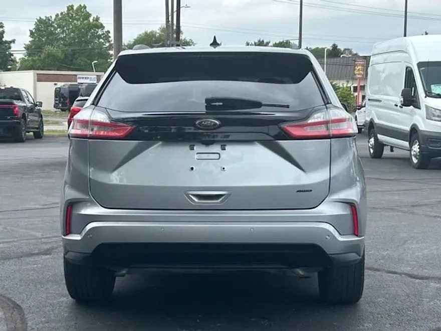 2023 Ford Edge SE photo 6