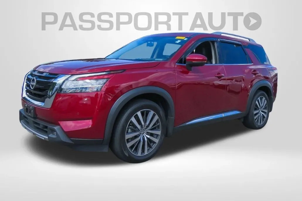 2022 Nissan Pathfinder Platinum photo 1