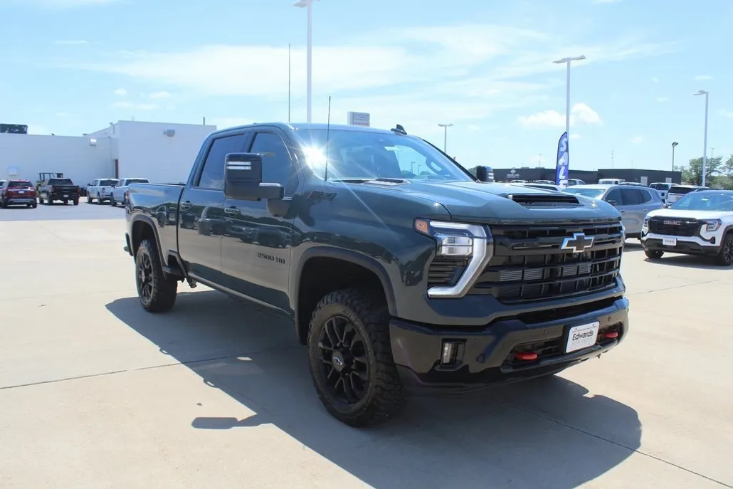 2025 Chevrolet Silverado 2500HD LTZ photo 1