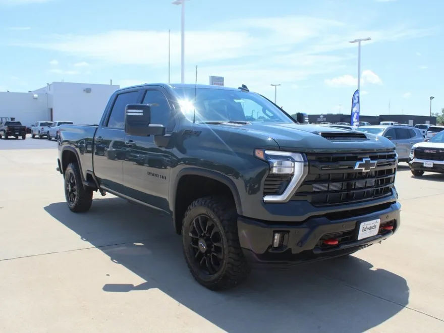 2025 Chevrolet Silverado 2500HD LTZ photo 1