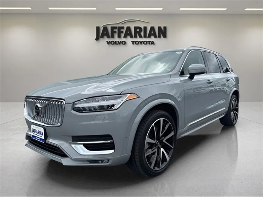 2024 Volvo XC90 Plus photo 1