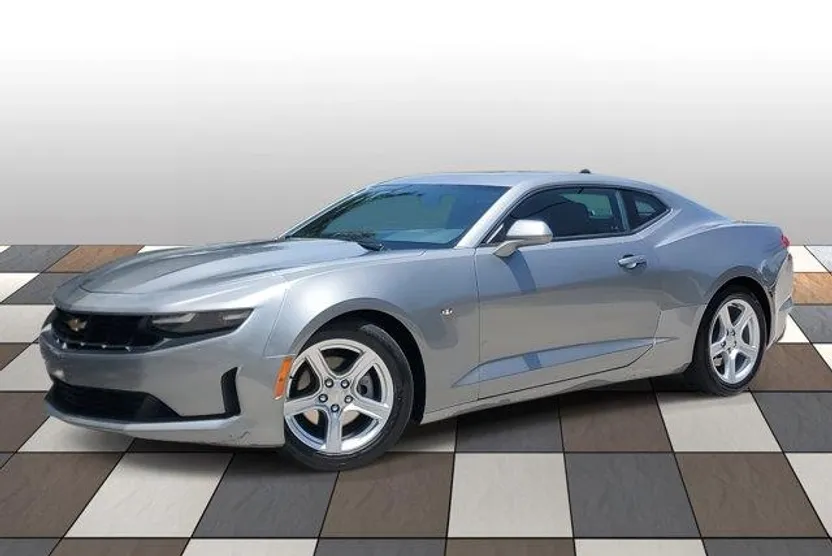 2023 Chevrolet Camaro 1LT photo 1