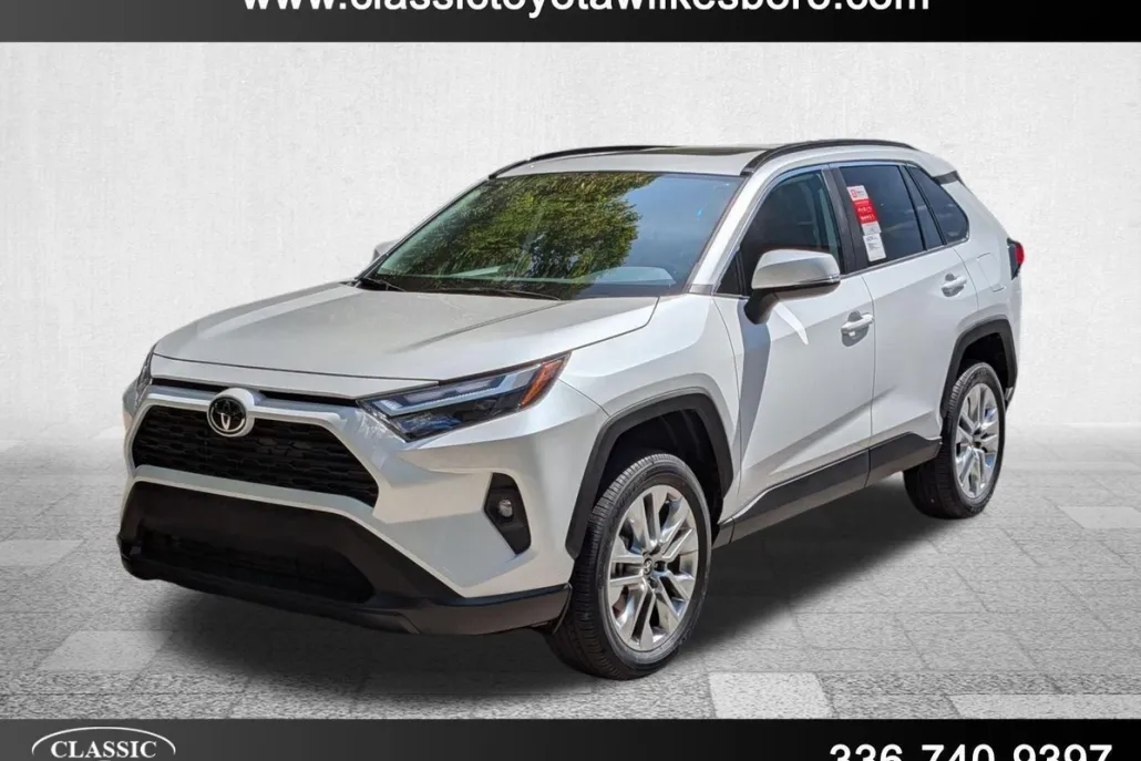 2025 Toyota RAV4 XLE Premium photo 1