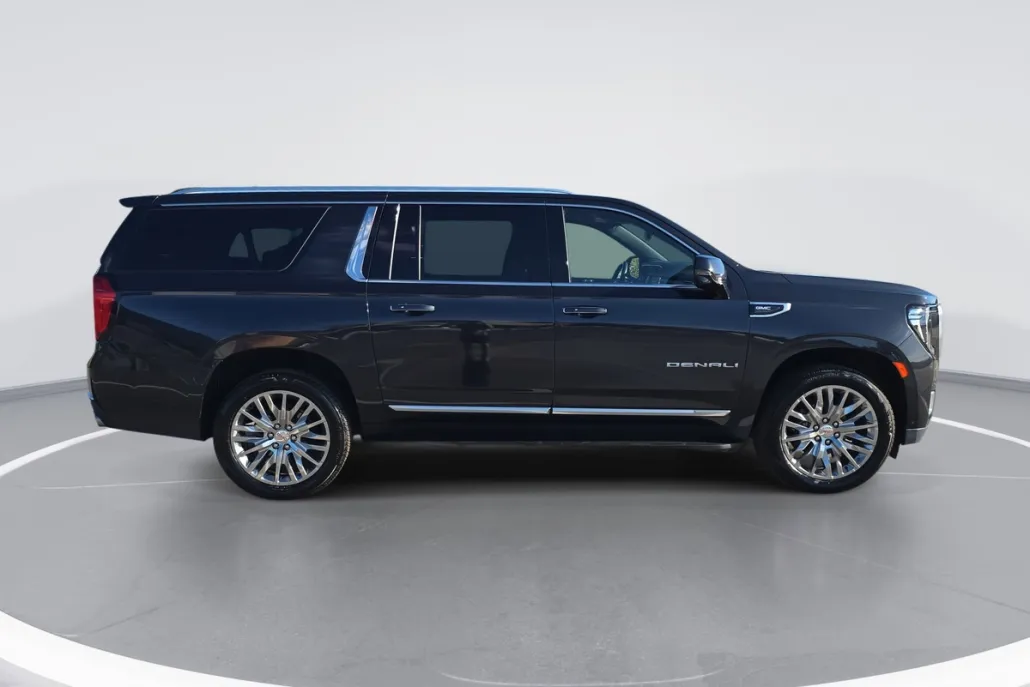 2023 Gmc Yukon XL Denali photo 1