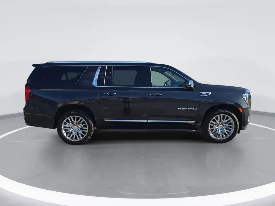 2023 Gmc Yukon XL Denali photo 1