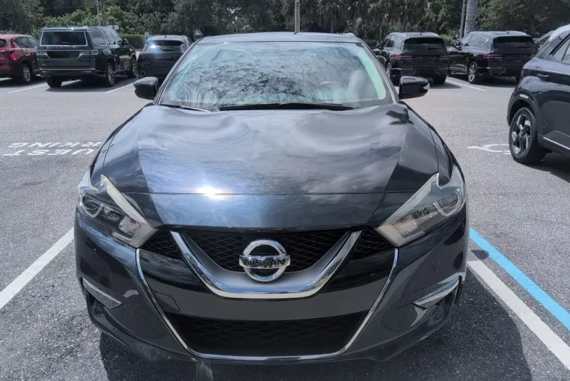 2016 Nissan Maxima SV photo 1