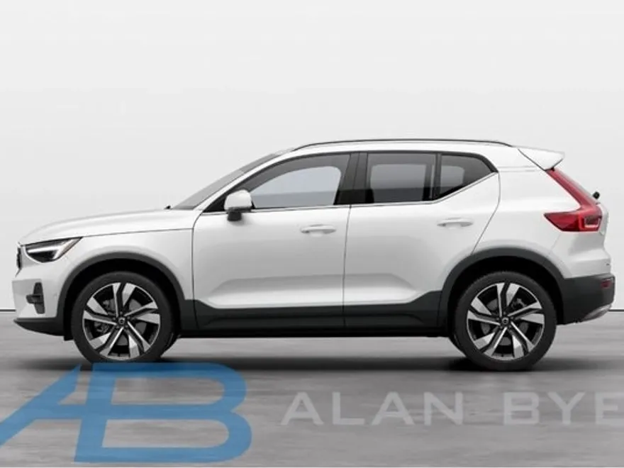 2025 Volvo XC40 Plus photo 1