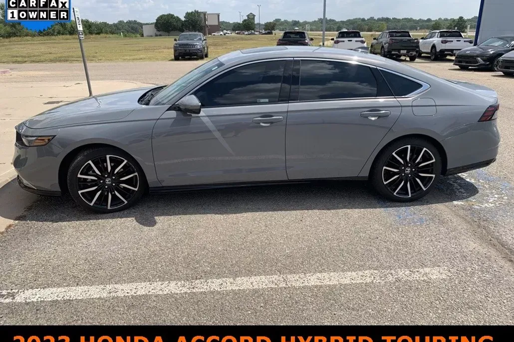 2023 Honda Accord Hybrid Touring photo 1