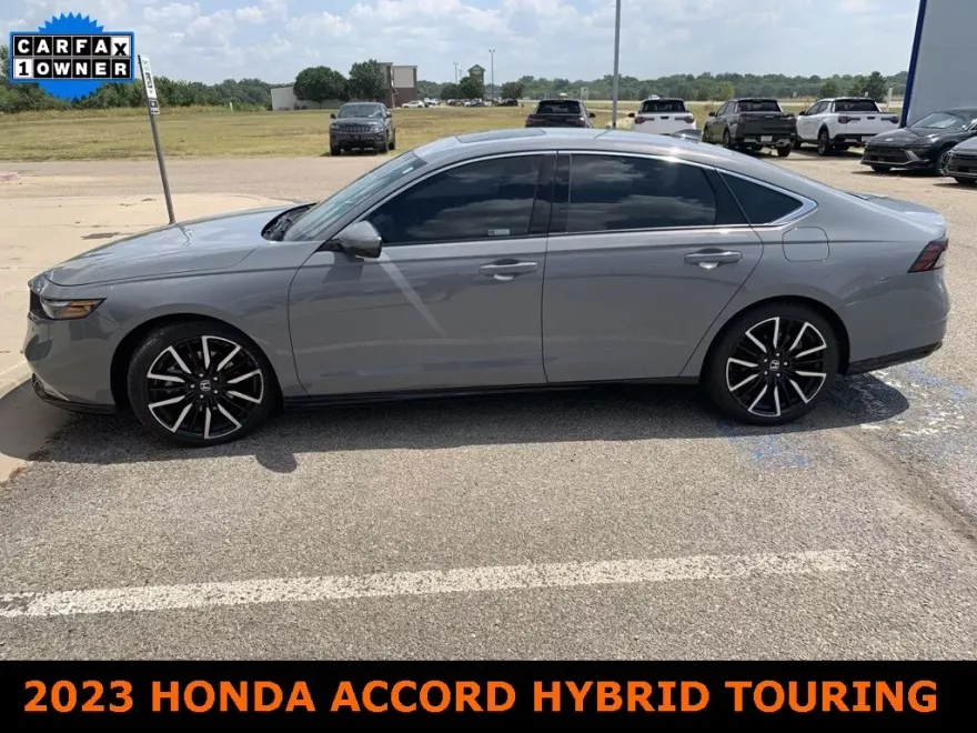 2023 Honda Accord Hybrid Touring photo 1
