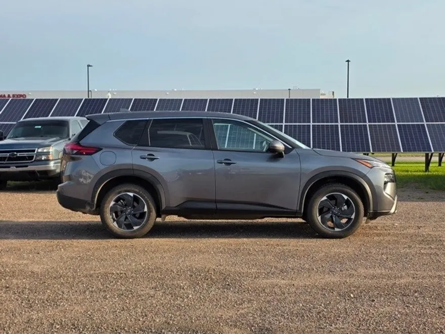 2024 Nissan Rogue SV photo 1