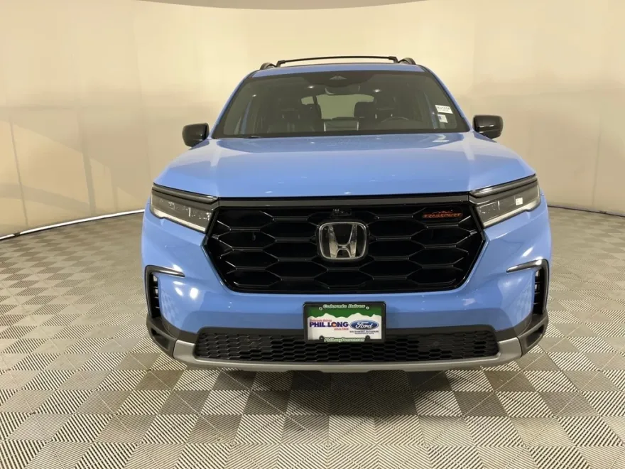 2023 Honda Pilot TrailSport photo 1