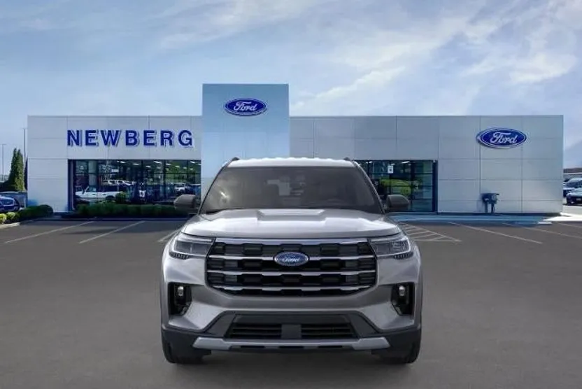 2025 Ford Explorer photo 1