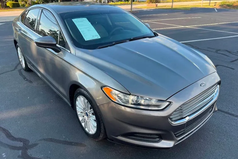 2014 Ford Fusion Hybrid S photo 1