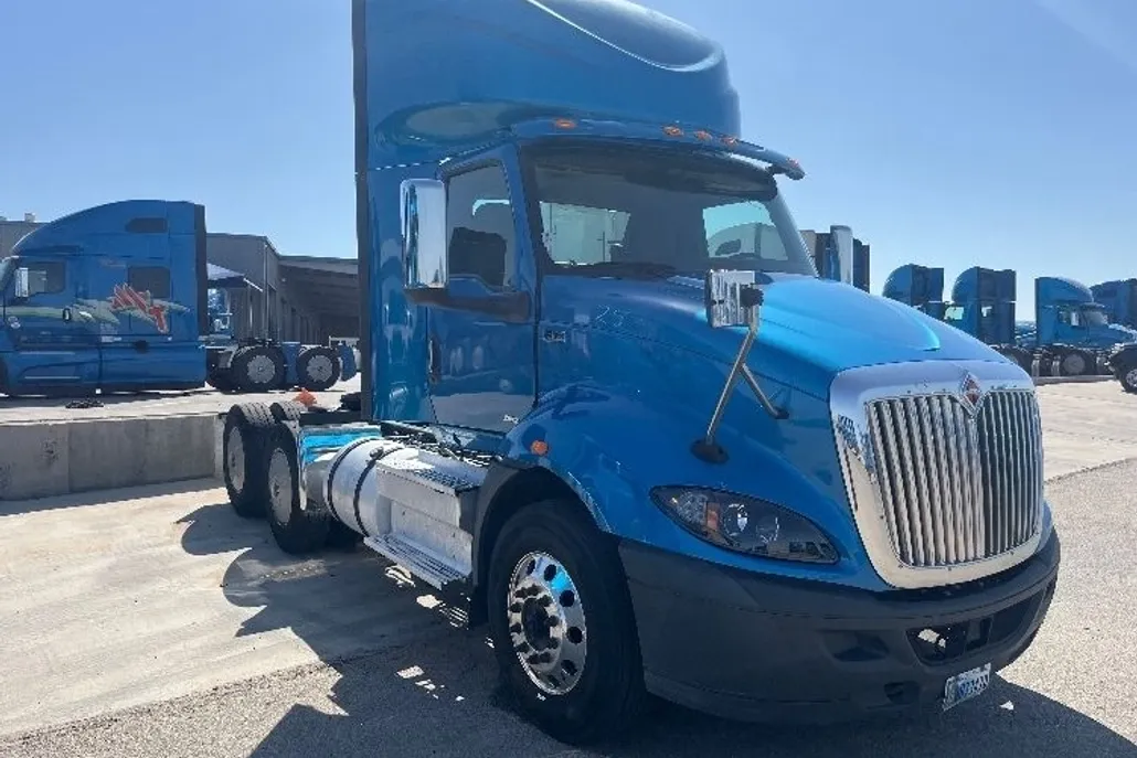 2019 International RH613 RH photo 1