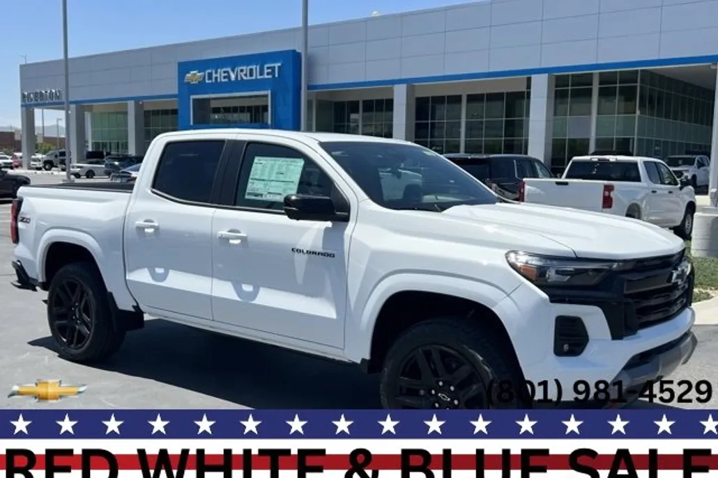 2025 Chevrolet Colorado Z71 photo 1