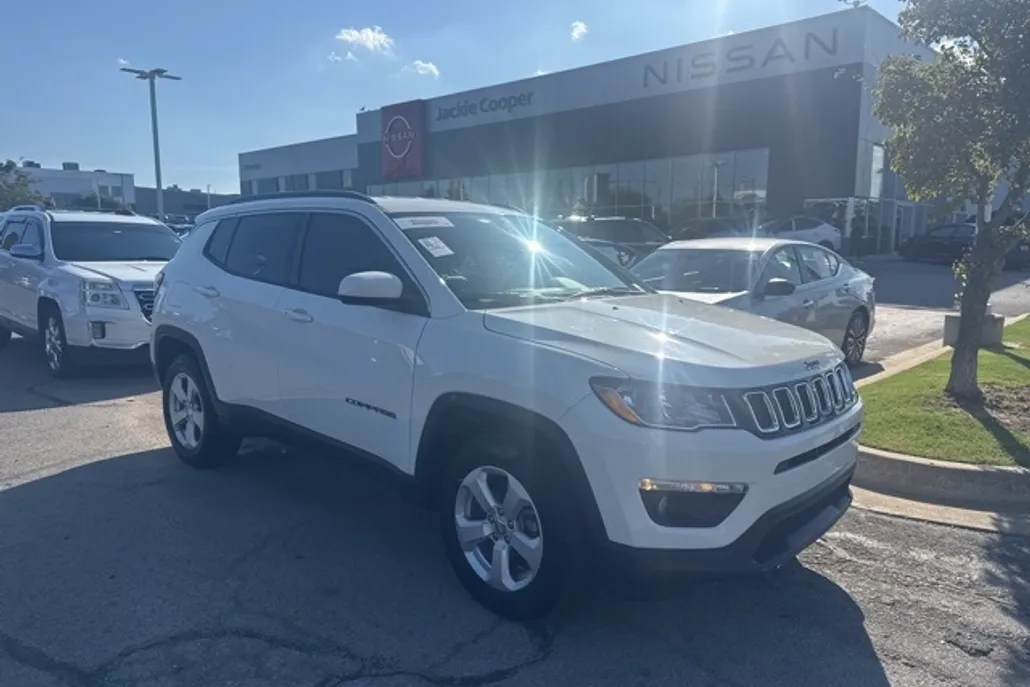 2020 Jeep Compass Latitude photo 1