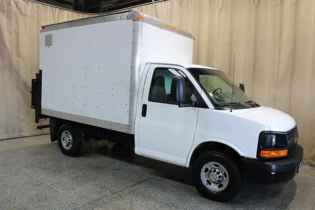 2007 Chevrolet Express Cutaway photo 1
