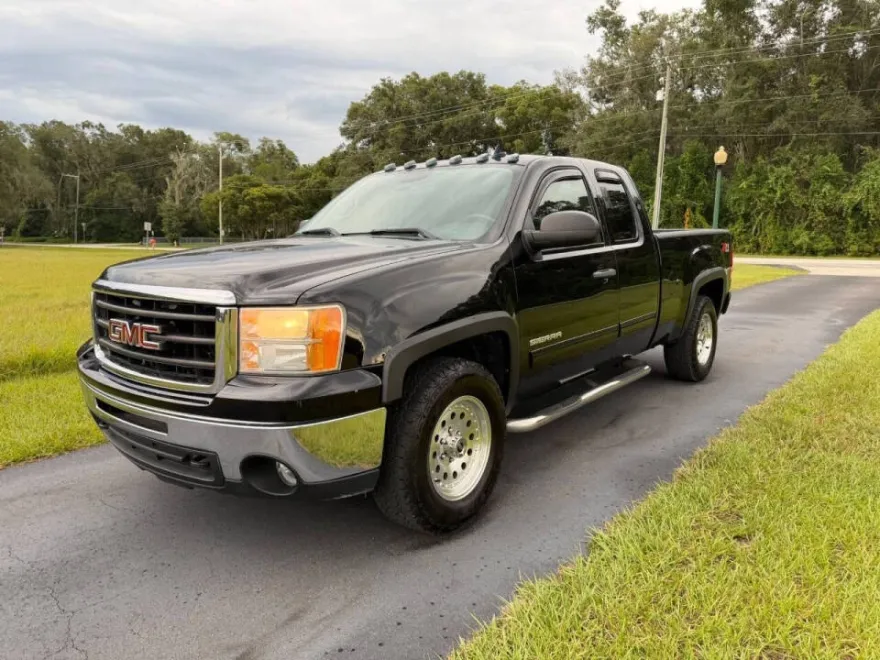 2011 Gmc Sierra 1500 SLE photo 1