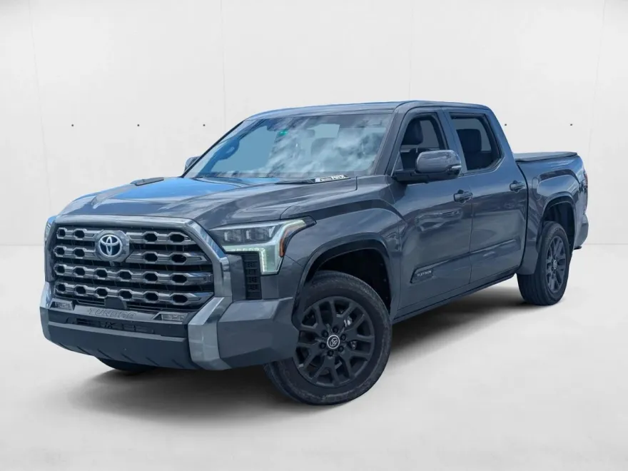 2024 Toyota Tundra Platinum CrewMax photo 1