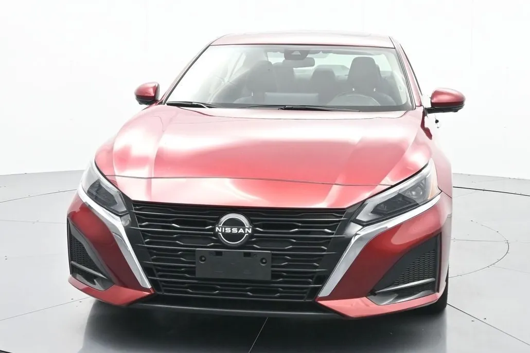 2023 Nissan Altima 2.5 SL photo 1