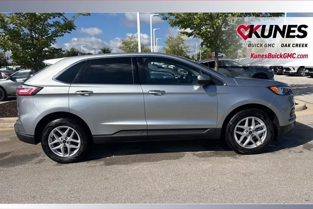 2023 Ford Edge SEL photo 1