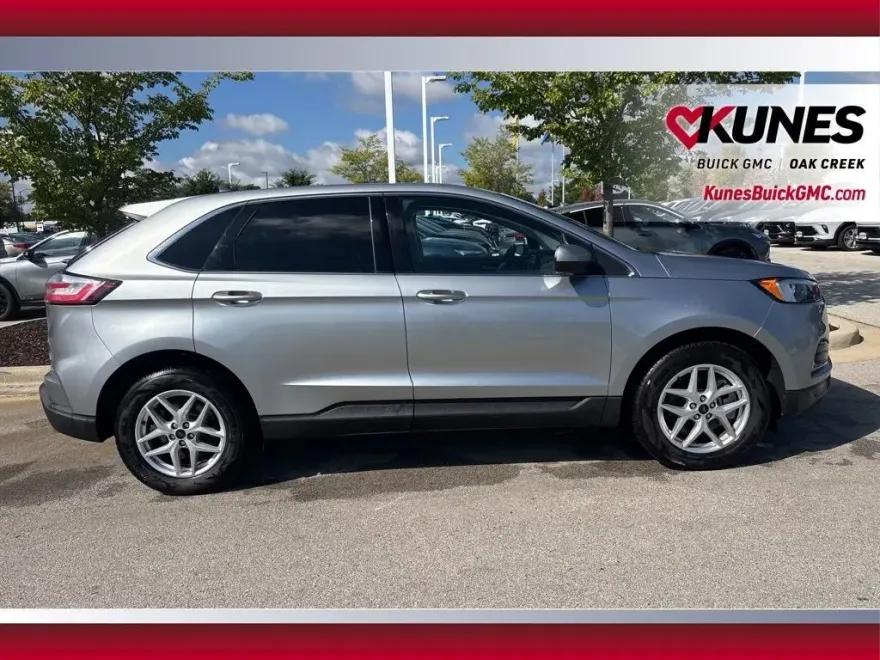 2023 Ford Edge SEL photo 1