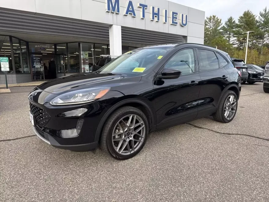 2020 Ford Escape SE Sport Hybrid photo 2