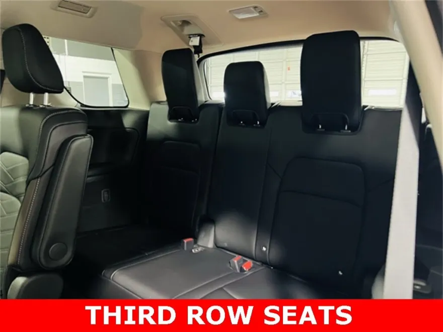 2025 Nissan Pathfinder Platinum photo 1
