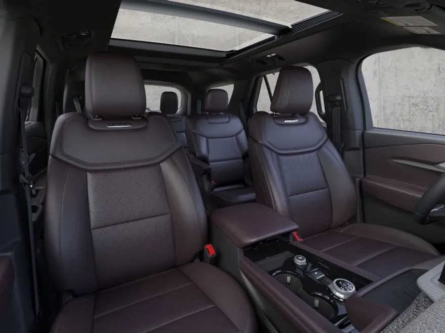 2025 Ford Explorer Platinum photo 2