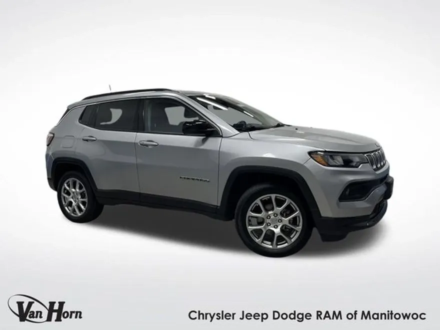 2022 Jeep Compass Latitude Lux photo 1