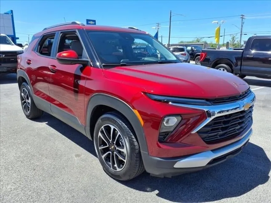 2024 Chevrolet Trailblazer LT photo 1