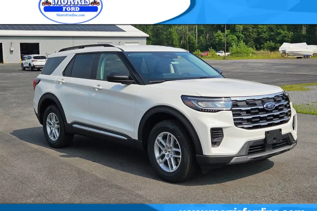 2025 Ford Explorer photo 1