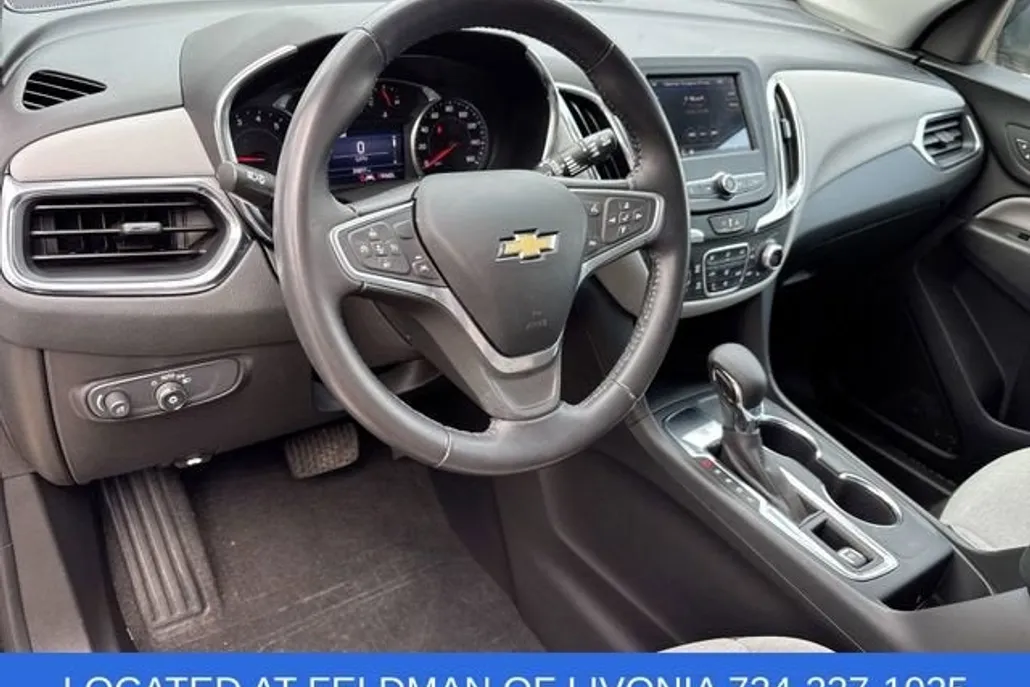 2022 Chevrolet Equinox LT photo 1